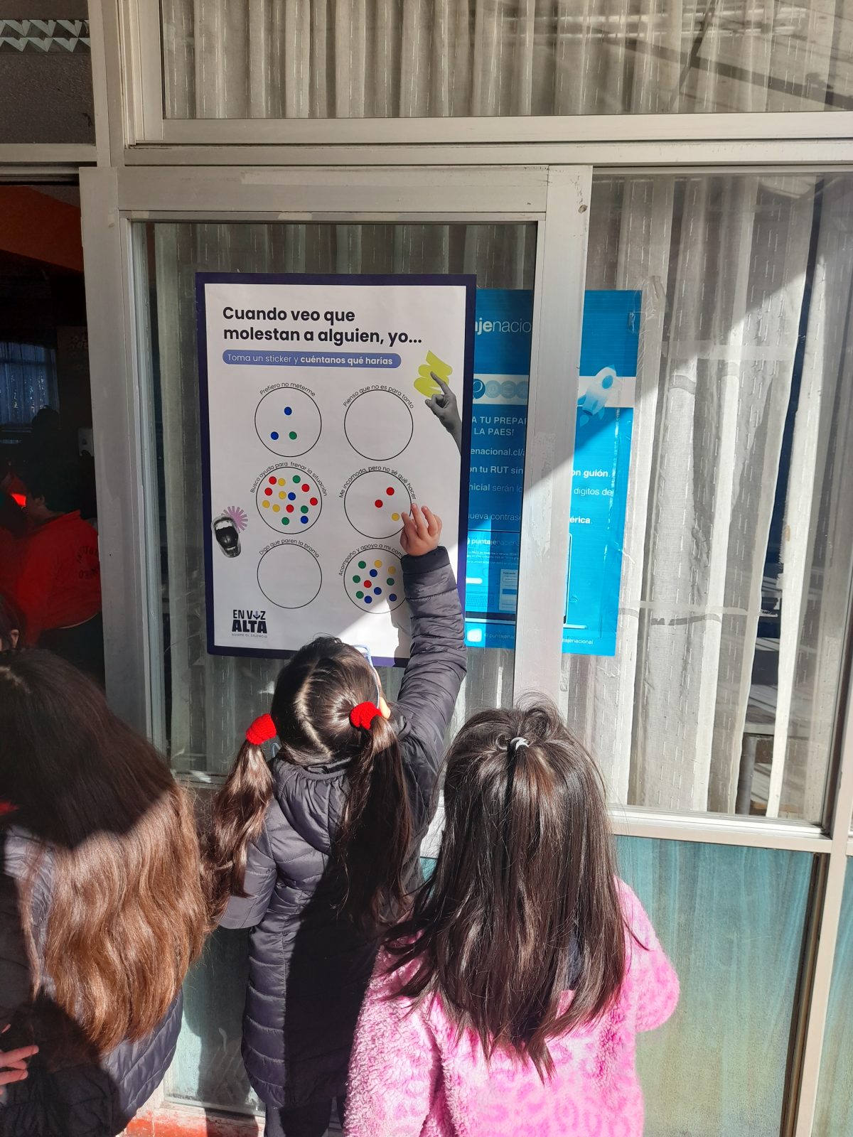 Campaña Volando en V: En Voz Alta