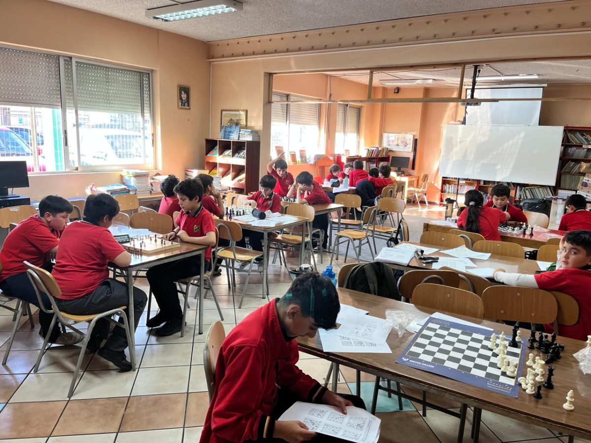 Estrategia y aprendizaje: Gran convocatoria en el inicio del Taller de Ajedrez 2026