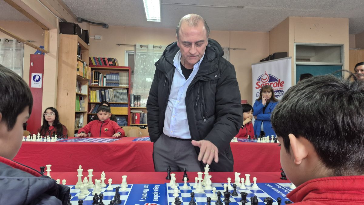 VISITA DEL DESTACADO AJEDRECISTA IVÁN MOROVIC